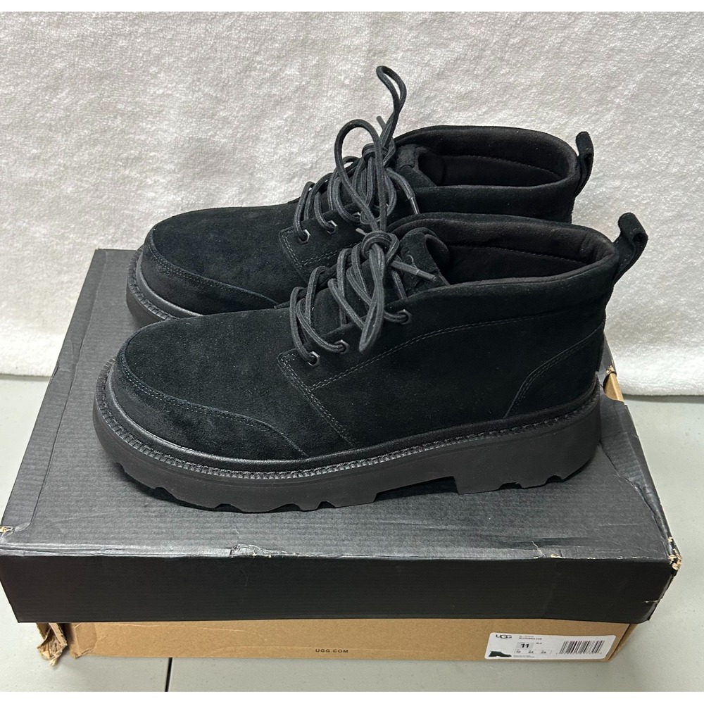 UGG Mens Size 11 Black Chukka Lug Suede Leather Boots